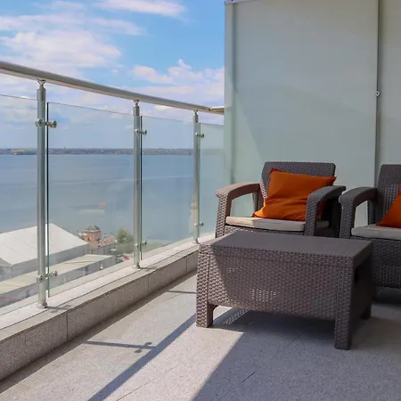 Studio Del Mar Turquoise - Bychoice Mamaia